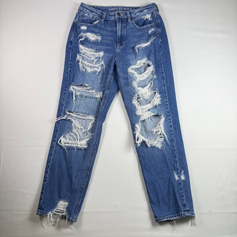 American Eagle Mom Jean High Rise Distressed Medium Wash Denim Blue Size 8